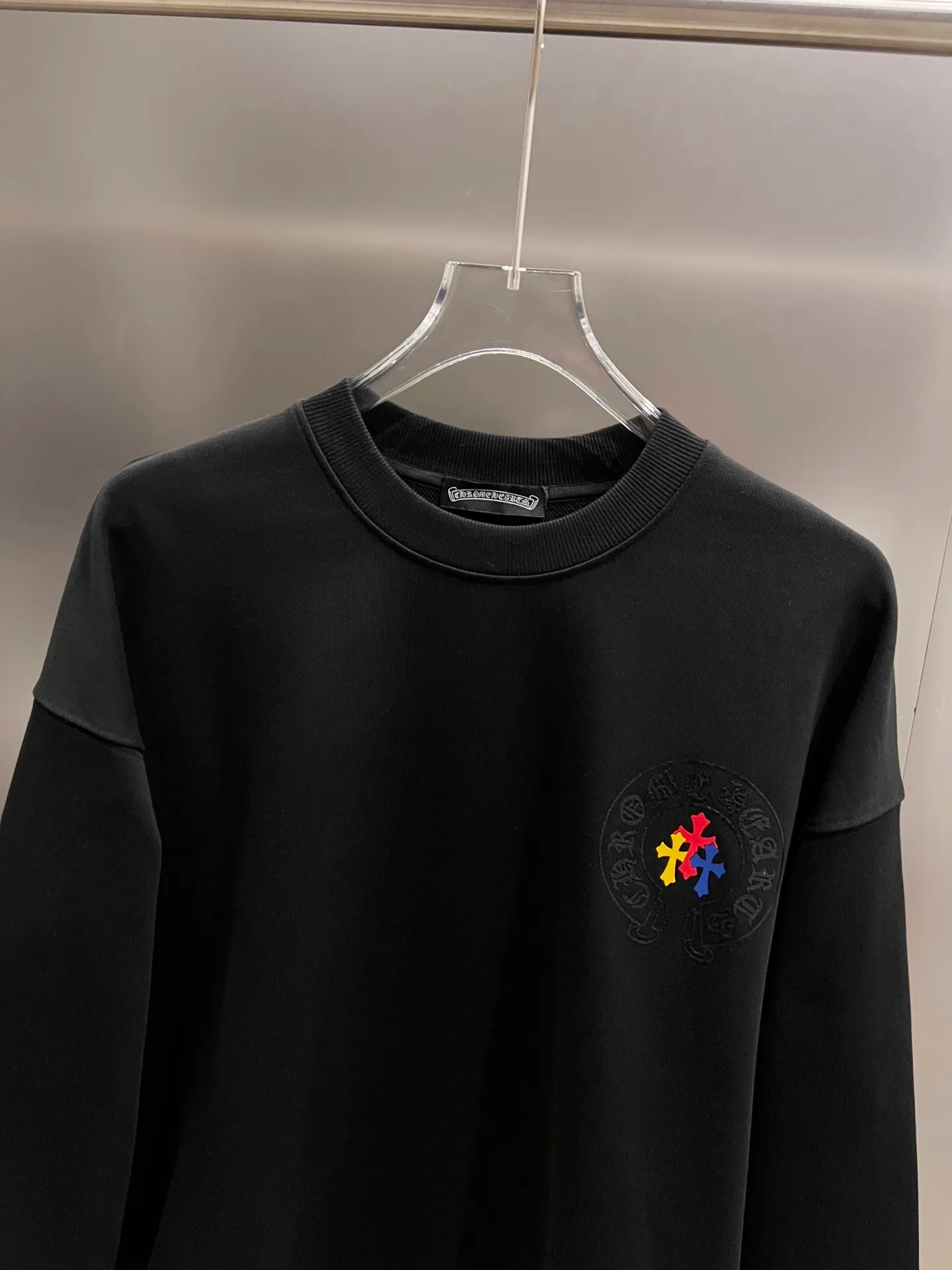 🅿️280 CH Crowe 2025 Autumn and Winter New Style Round Neck Long Sleeve Sweater Cross Patch Leather + Customized Hardware Metal Horseshoe Sanskrit Text The real thing is great🔥Same style for men and women, loose version Size S M L XL XXL Five sizes Black White